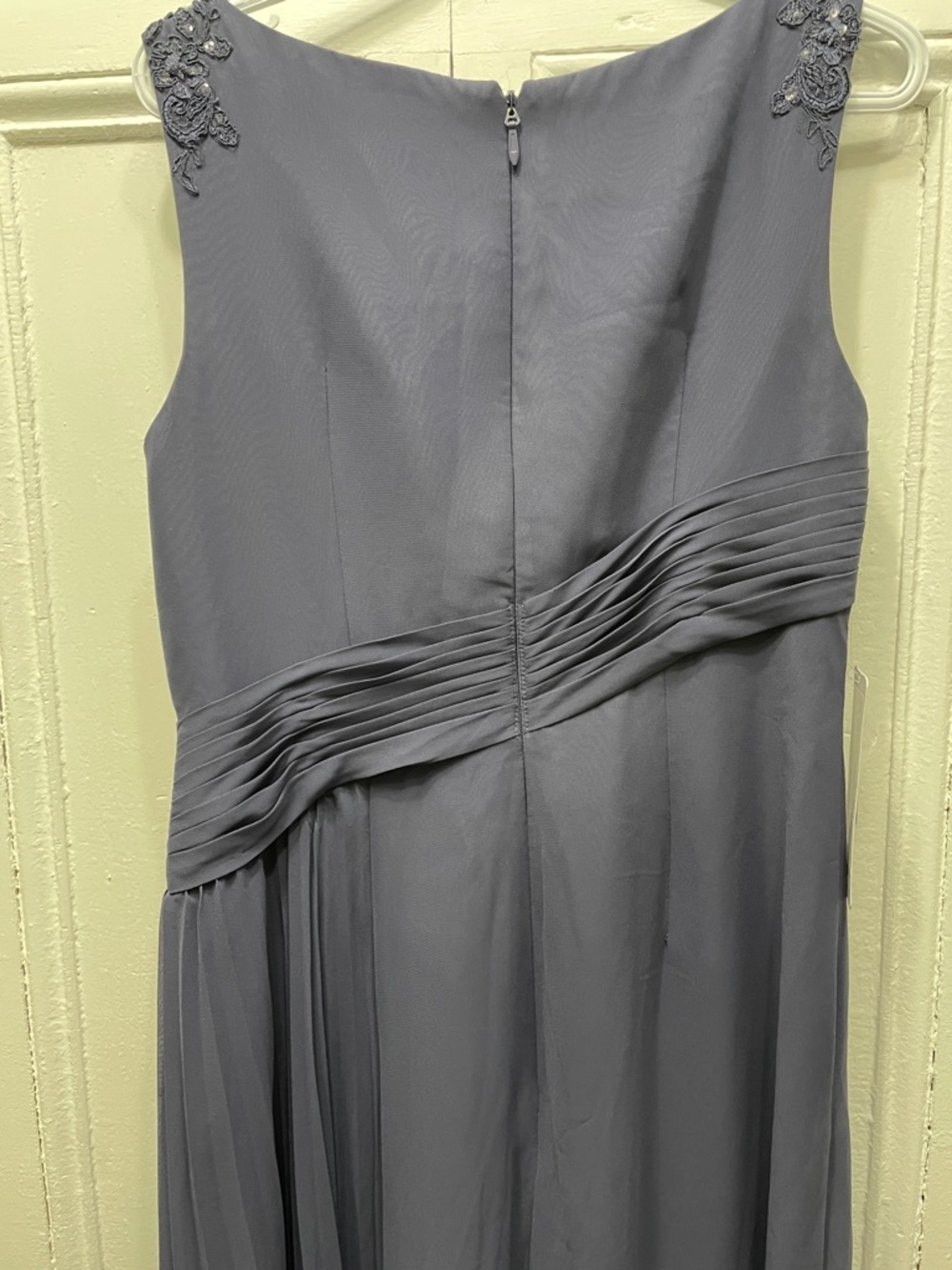 Azazie Stormy Blue Sleeveless Maxi Gown
Mother of the Bride Galvan size 12 Large - Picture 12 of 16